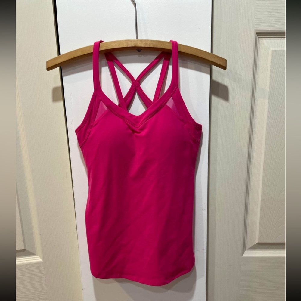 NWOT Lululemon pink tank top built in bra size 6